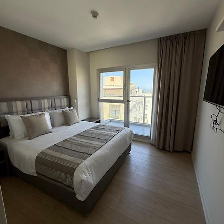 Abratel Sea View Hotel เทลอาวีฟ ภายนอก รูปภาพ