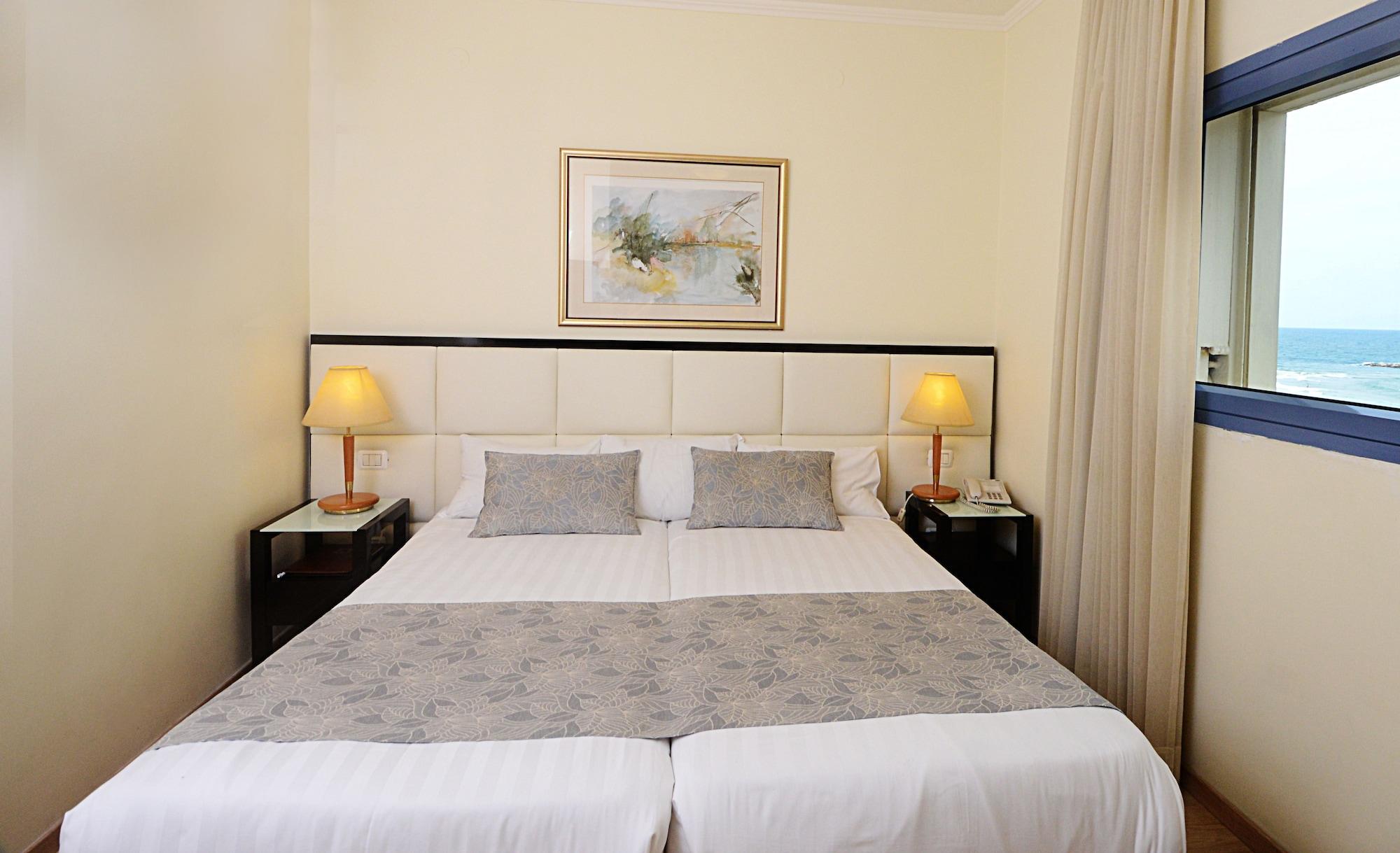 Abratel Sea View Hotel เทลอาวีฟ ภายนอก รูปภาพ