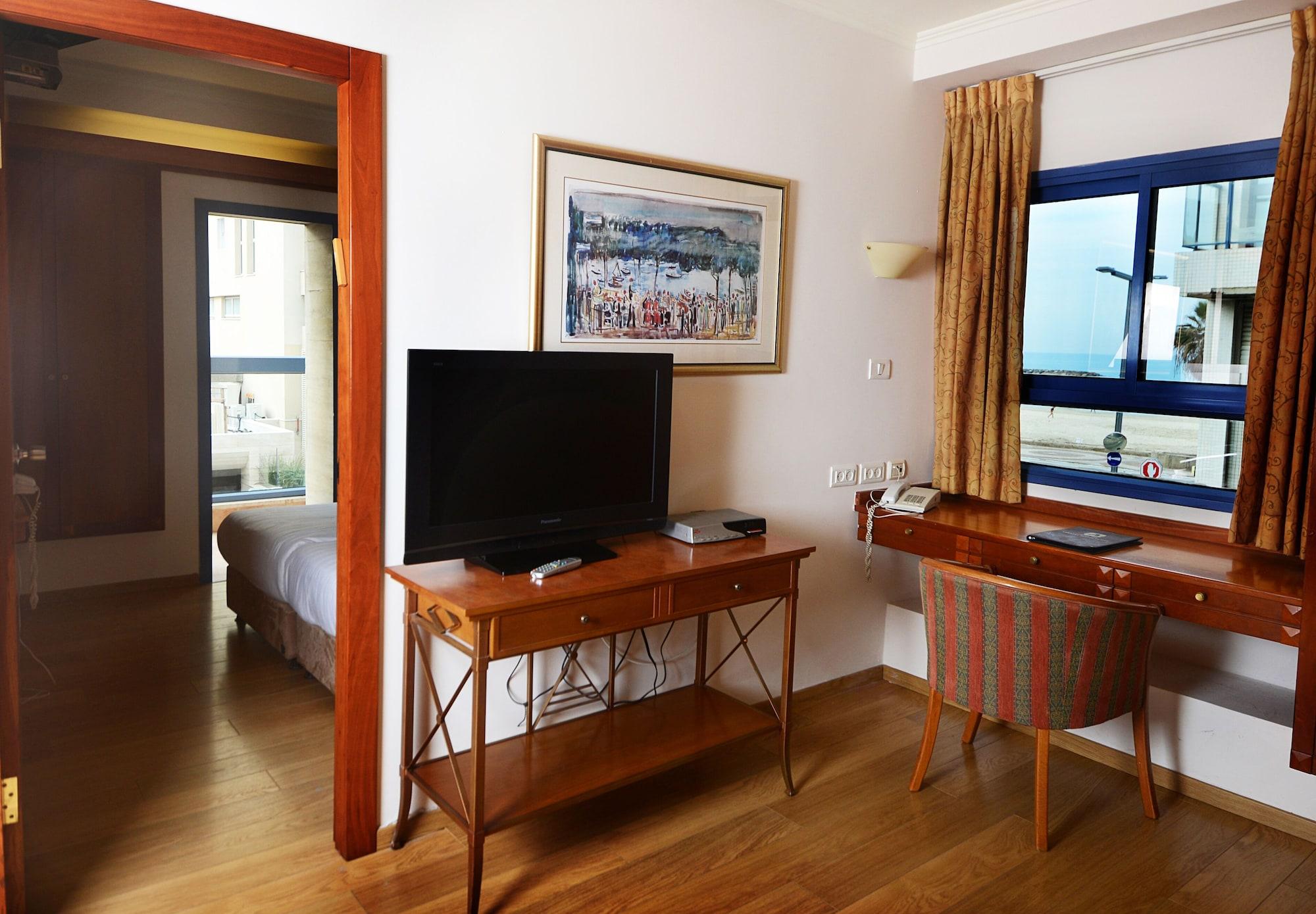 Abratel Sea View Hotel เทลอาวีฟ ภายนอก รูปภาพ
