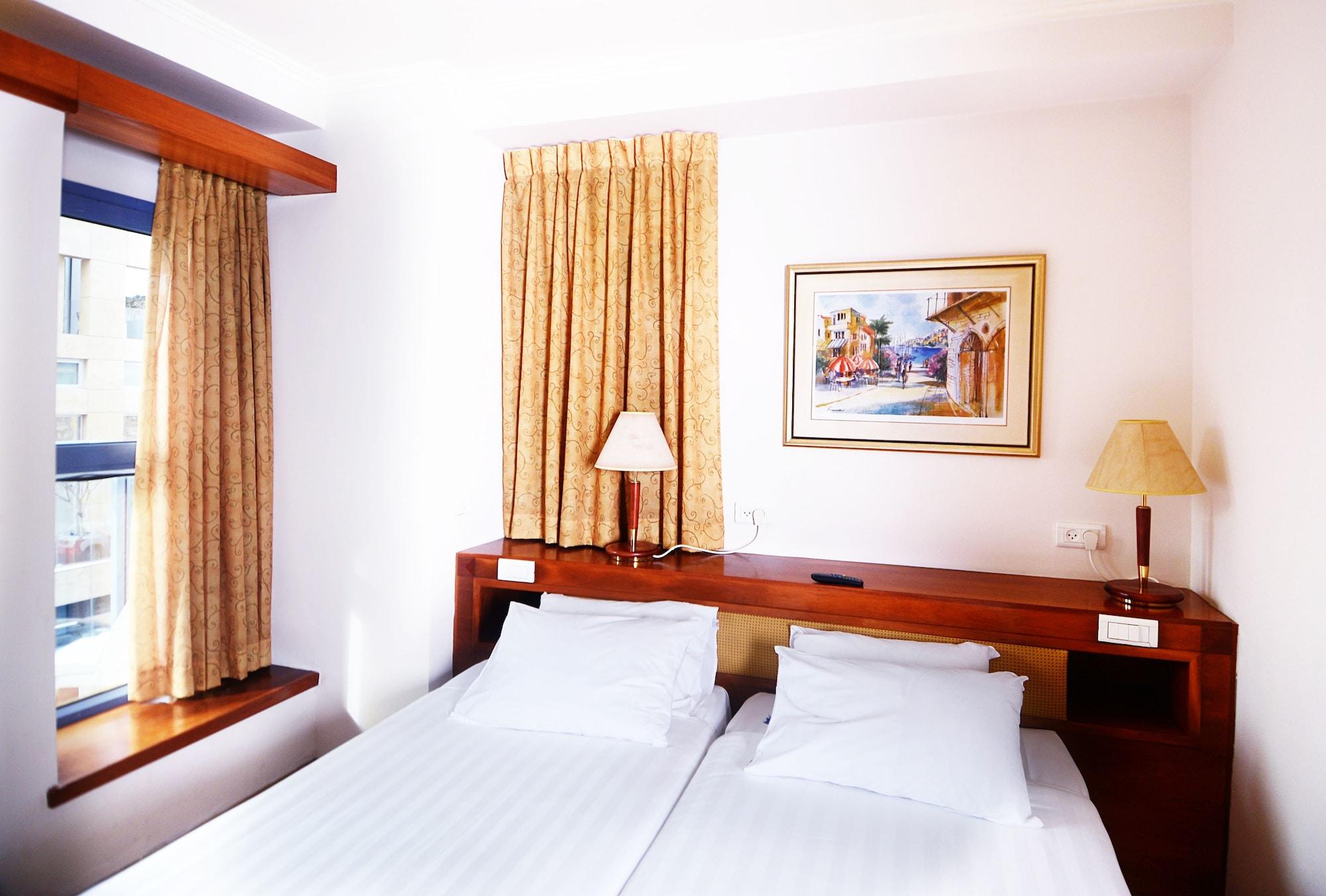 Abratel Sea View Hotel เทลอาวีฟ ภายนอก รูปภาพ