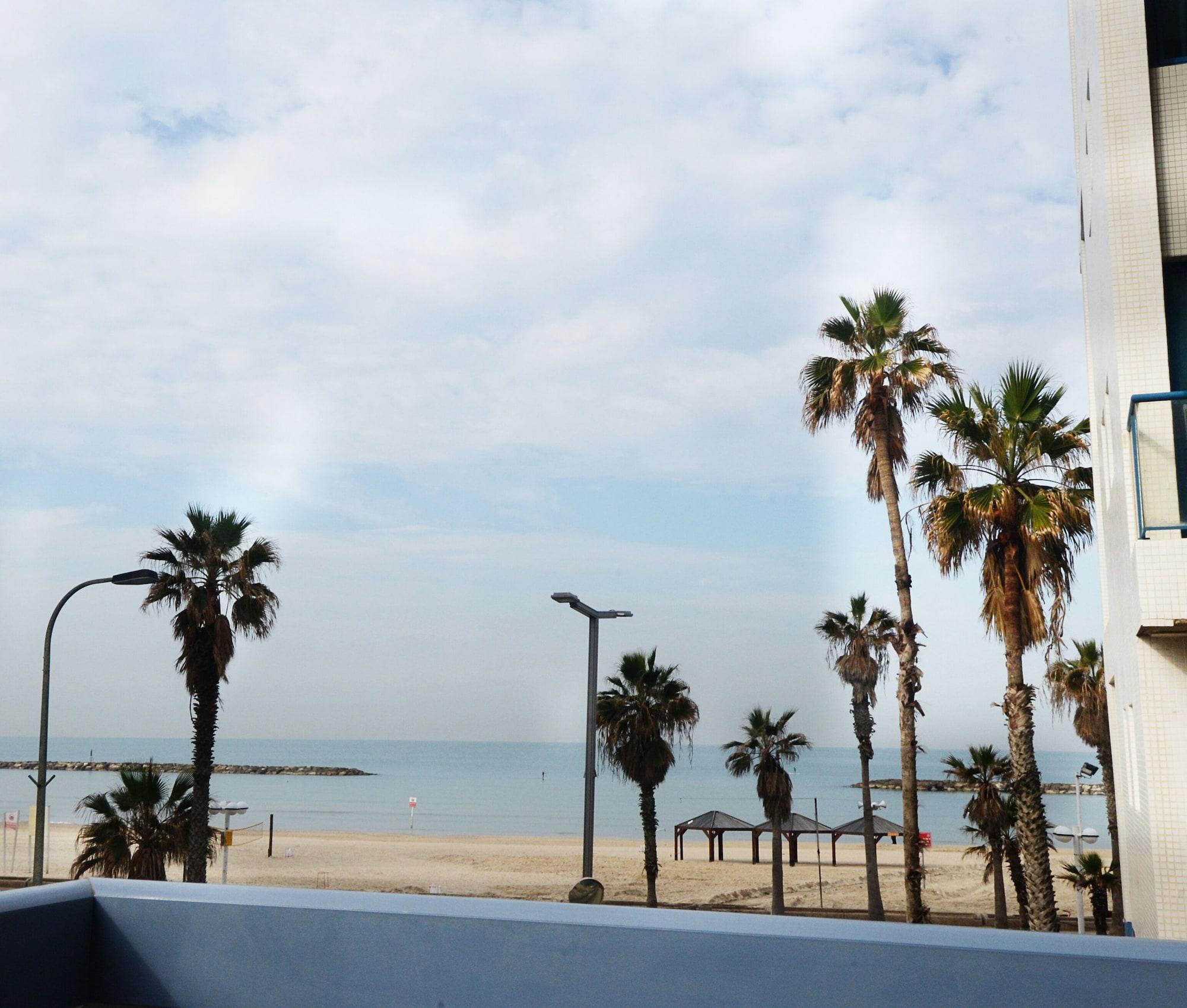 Abratel Sea View Hotel เทลอาวีฟ ภายนอก รูปภาพ