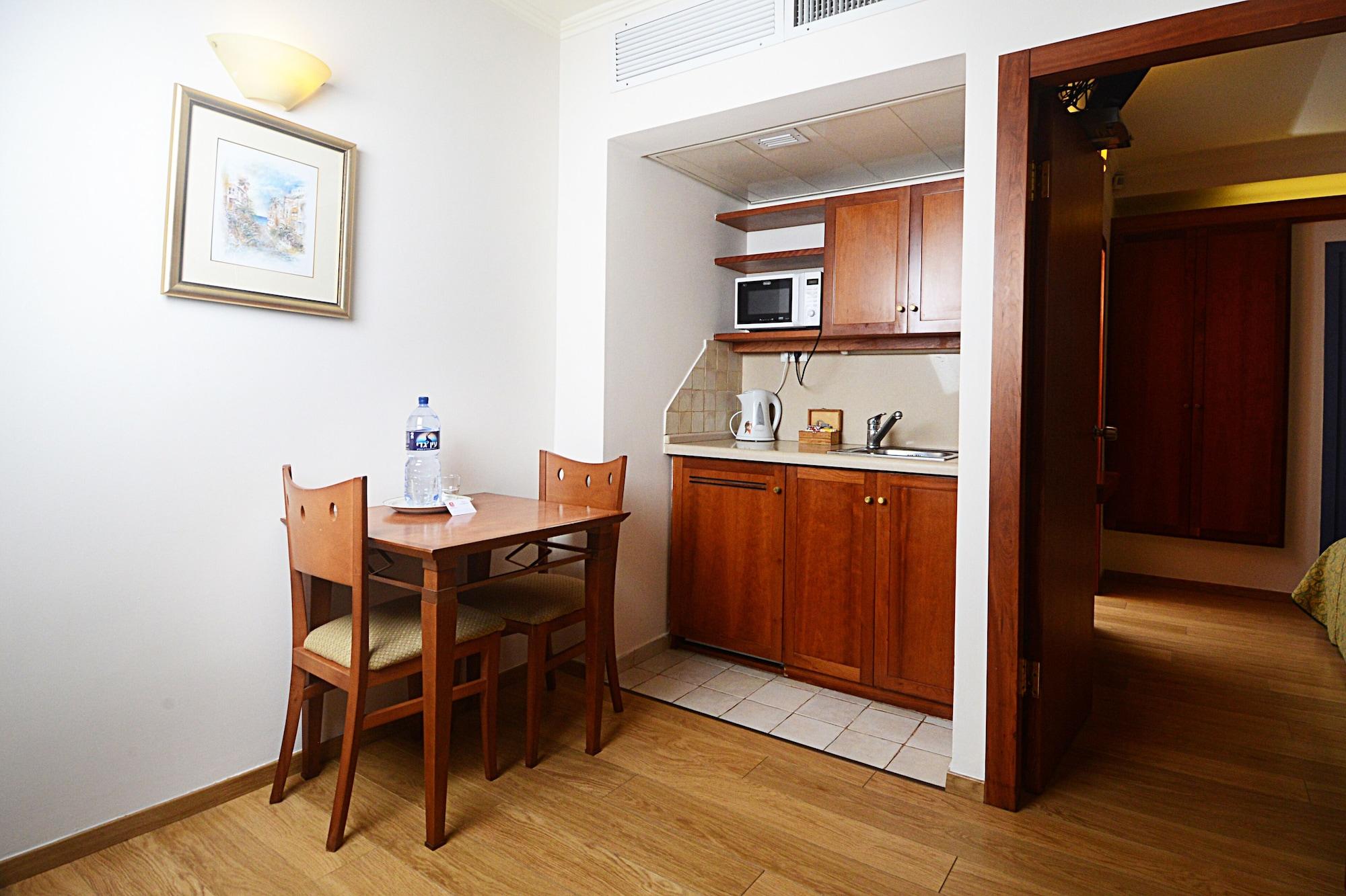 Abratel Sea View Hotel เทลอาวีฟ ภายนอก รูปภาพ