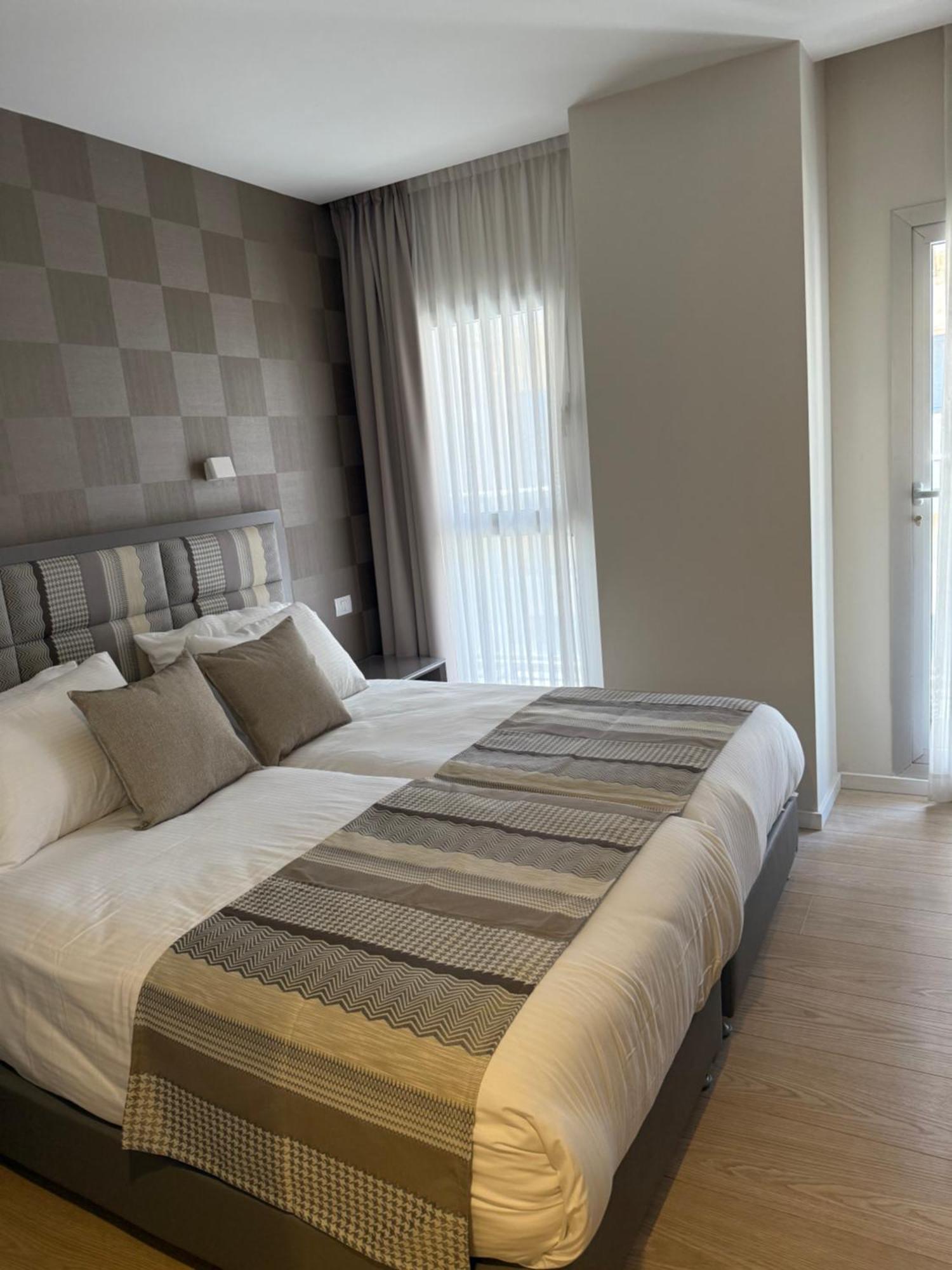 Abratel Sea View Hotel เทลอาวีฟ ภายนอก รูปภาพ