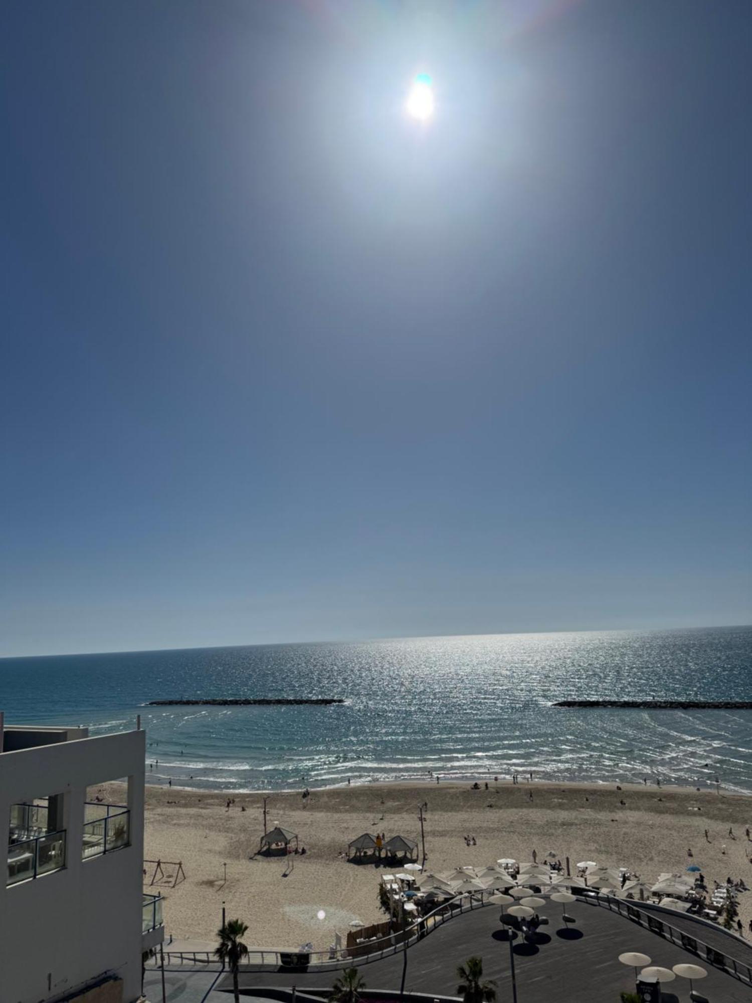 Abratel Sea View Hotel เทลอาวีฟ ภายนอก รูปภาพ