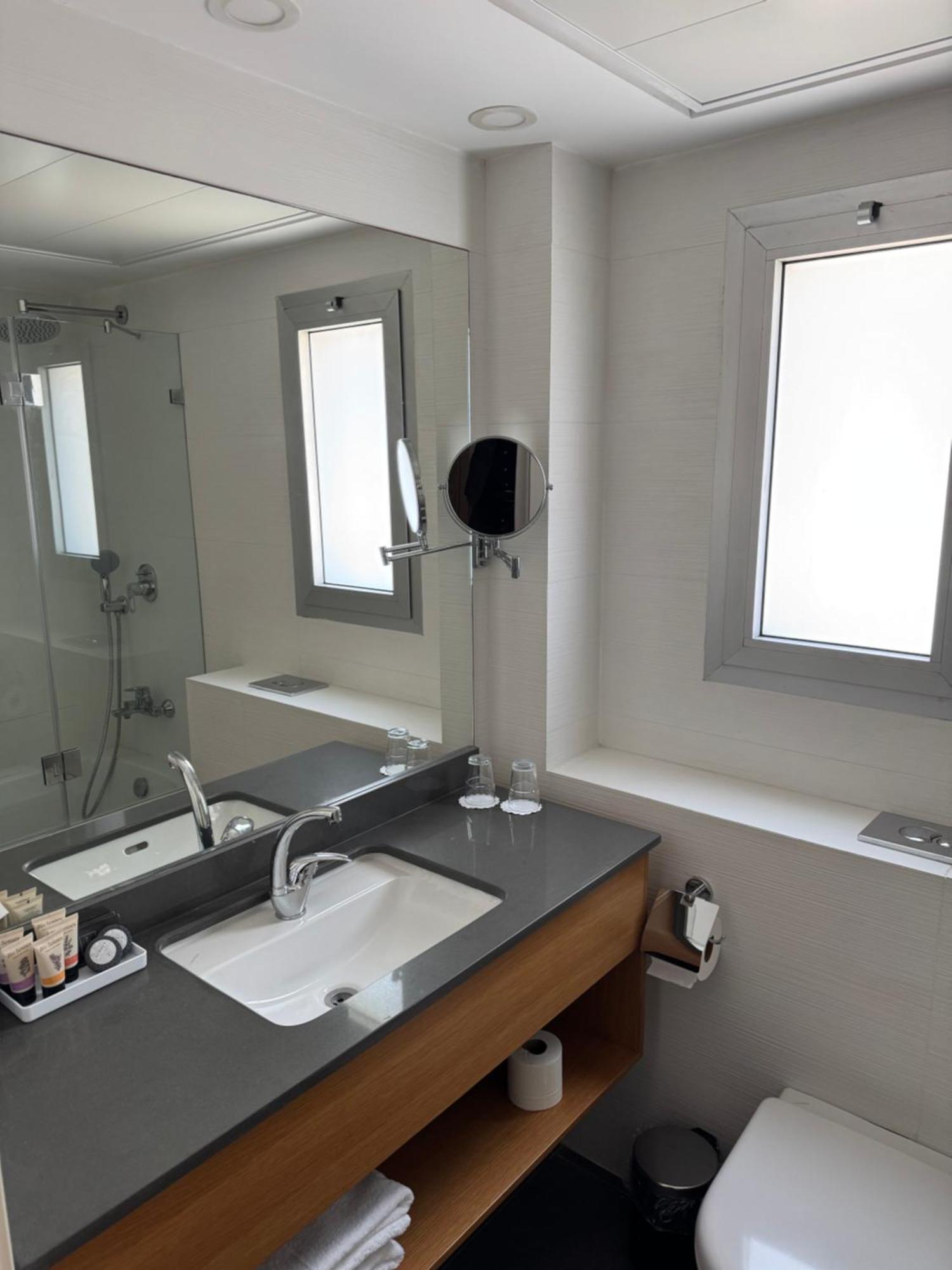 Abratel Sea View Hotel เทลอาวีฟ ภายนอก รูปภาพ