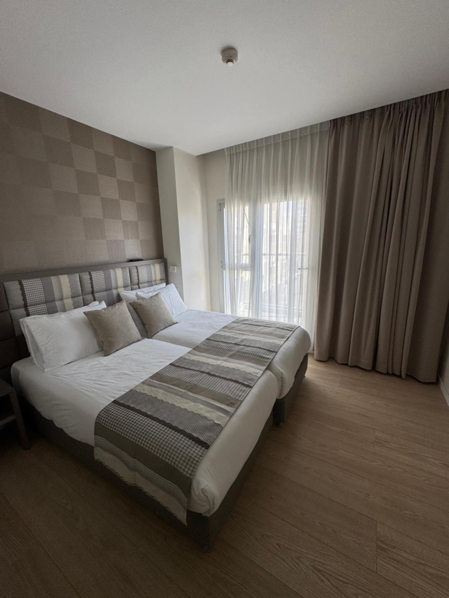 Abratel Sea View Hotel เทลอาวีฟ ภายนอก รูปภาพ