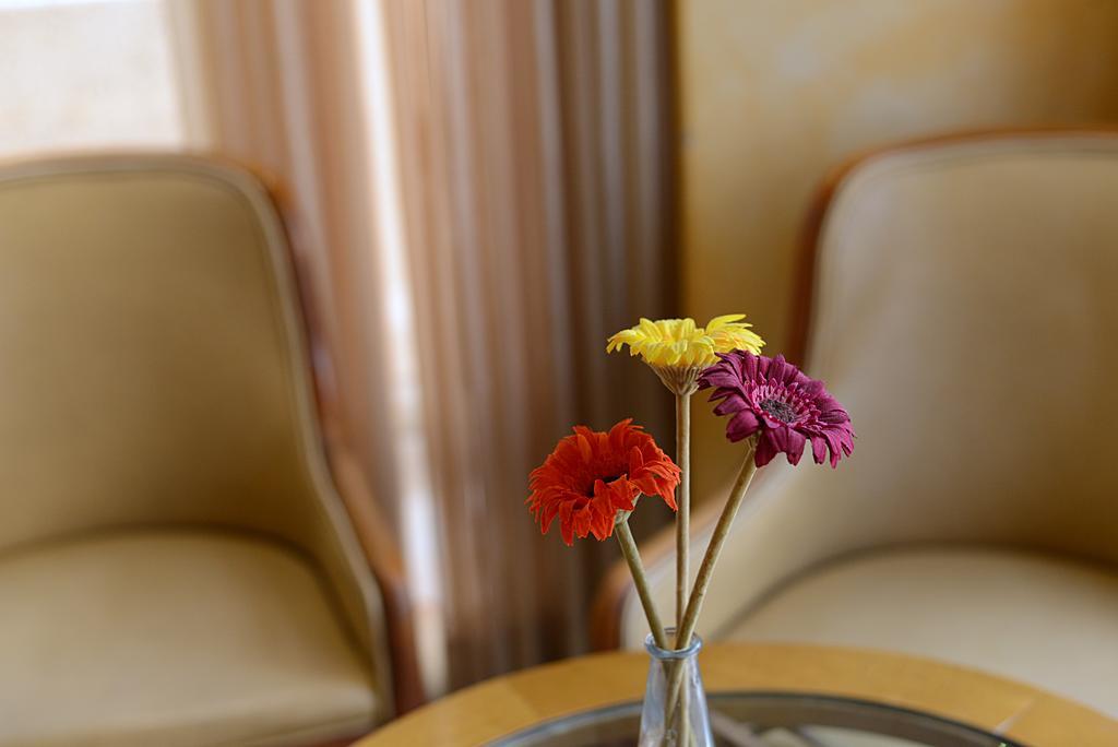 Abratel Sea View Hotel เทลอาวีฟ ภายนอก รูปภาพ